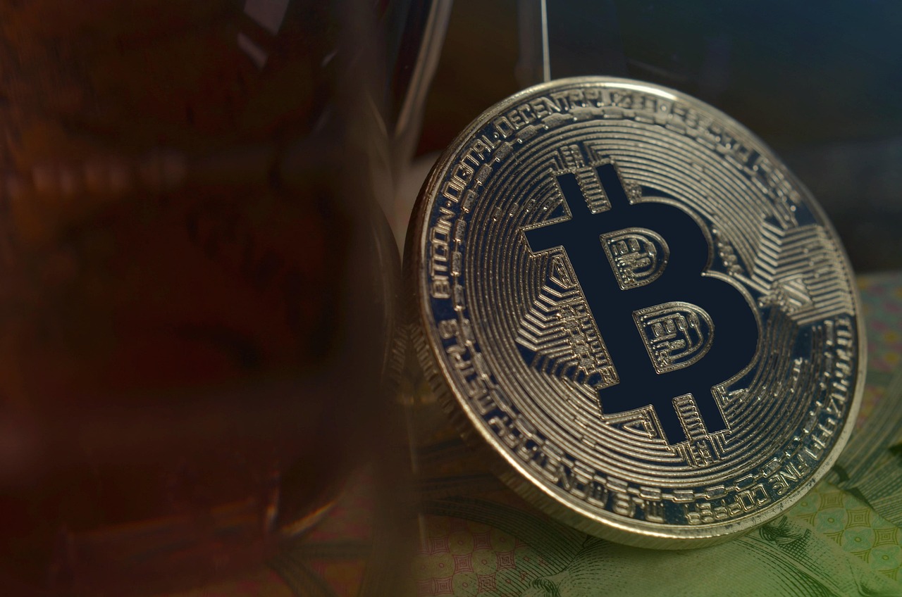 Meme币RFC逆势市值破一亿美元！KOL分享交易该币种的心路历程